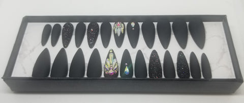 Black Queen Press-On Nails