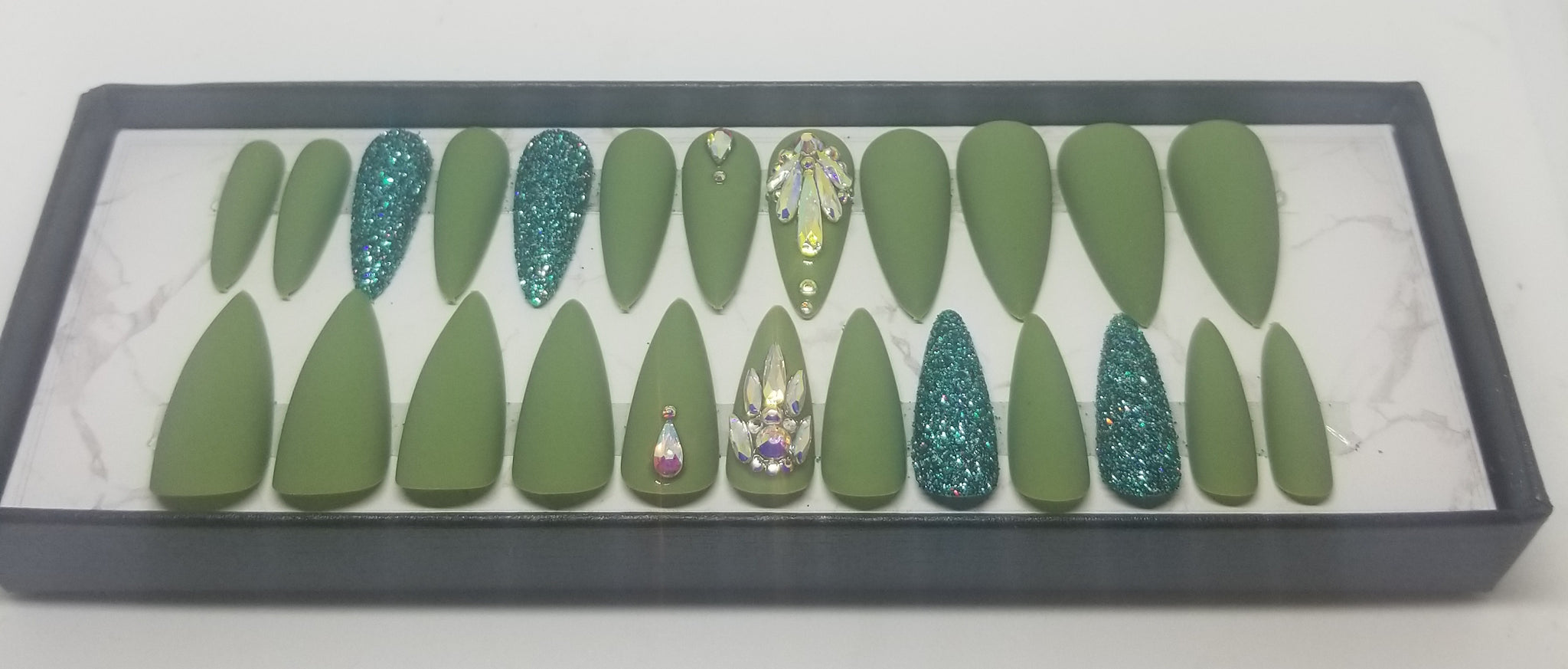 Green Queen Press-On Nails